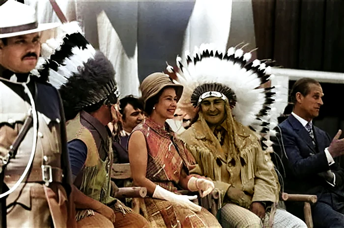 Regina Elisabeta a II-a, o viață în imagini