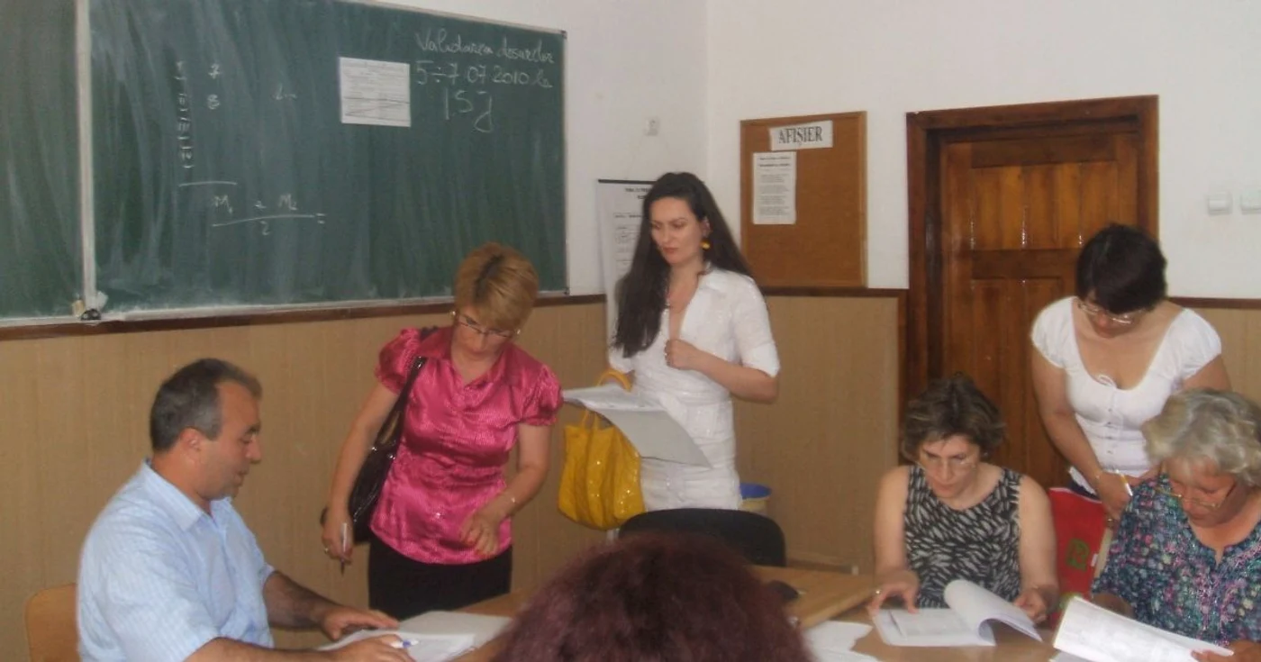 Profesorii speră să ia 25 la sută în plus la salariul de bază