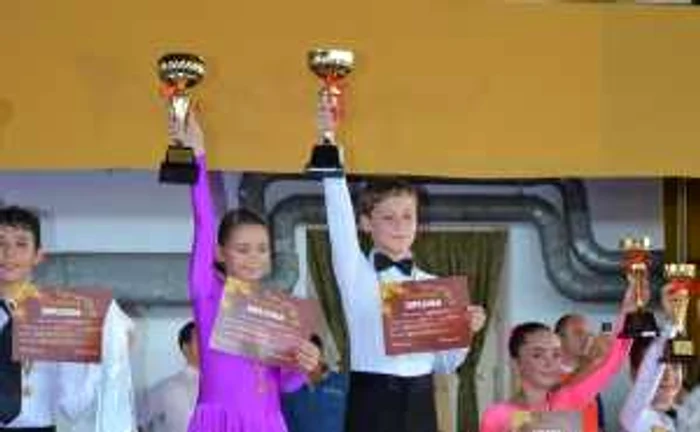 Leţa Miruna Georgiana şi Dumitru Tudor Petruț, pe cea mai înaltă treaptă