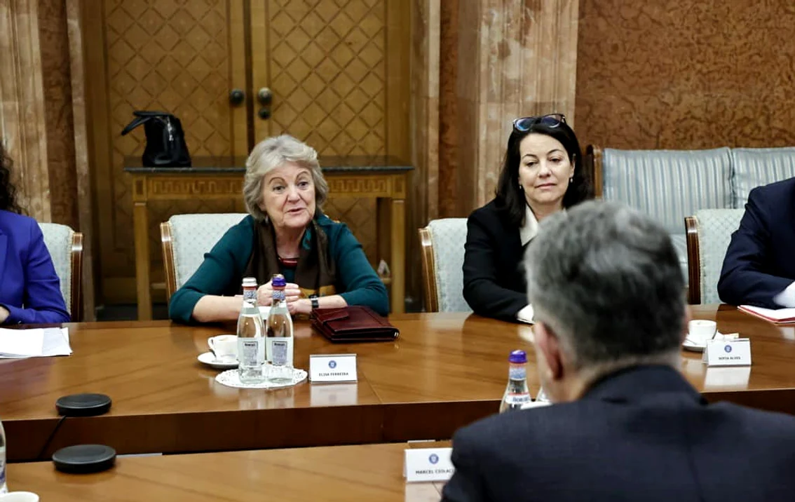 Comisarul UE Elisa Ferreira a analizat proiectele cu fonduri europene ale Galațiului FOTO: gov.ro