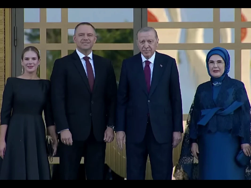 Karol Nawrocki și Recep Erdogan, alături de soțiile lor/FOTO: Captură video Reuters