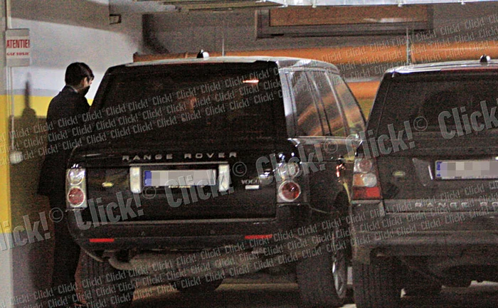 Selecţionerul parca maşina chiar lângă automobilul iubitei