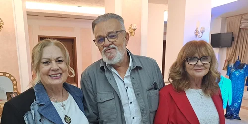 Cornelia Patrichi și Sidonia Spătaru FOTO Facebook / Teatrul de Revista Constantin Tanase