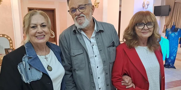 Cornelia Patrichi și Sidonia Spătaru FOTO Facebook / Teatrul de Revista Constantin Tanase