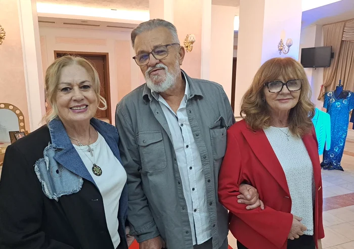 Cornelia Patrichi și Sidonia Spătaru FOTO Facebook / Teatrul de Revista Constantin Tanase
