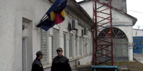 SATU MARE: <b>EXCLUSIV</b> Atac cu cocktail Molotov la Politia din Vama