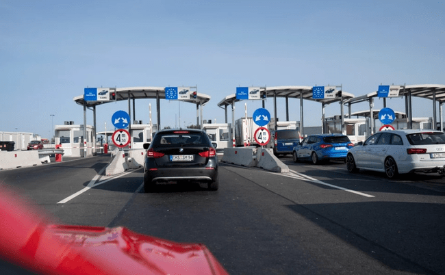 Aglomerație la granițe de 1 Mai: 3.500 de polițiști mobilizați pentru fluidizarea traficului