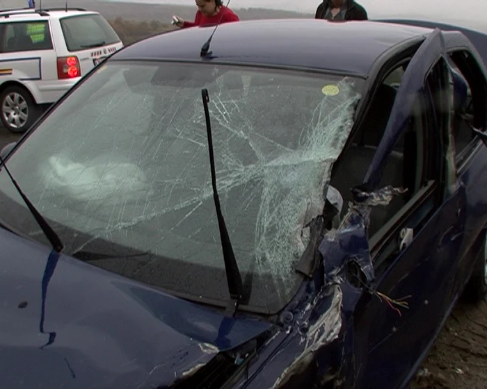 Sibiu:Loganul poliţiştilor de la Crima Organizată din Alba implicată într-un accident (foto)
