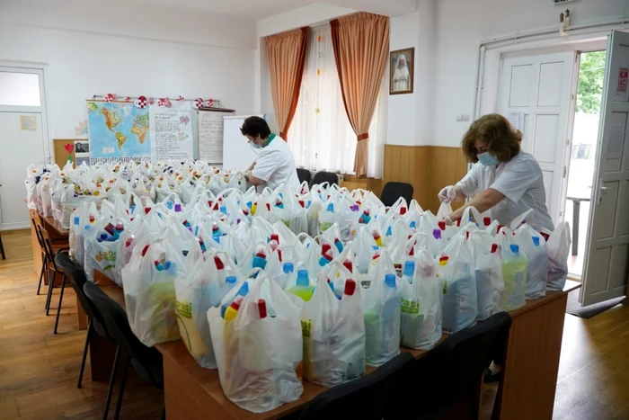 Daruri pentru copii de 1 iunie FOTO Costiuc Petrică