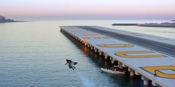 Zbor cu jetpack-ul Foto via Jetman Dubai
