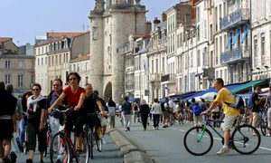 2 orase pe biciclete jpg jpeg