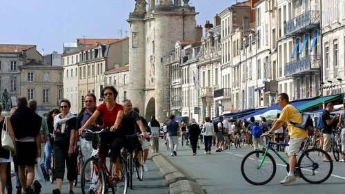 2 orase pe biciclete jpg jpeg