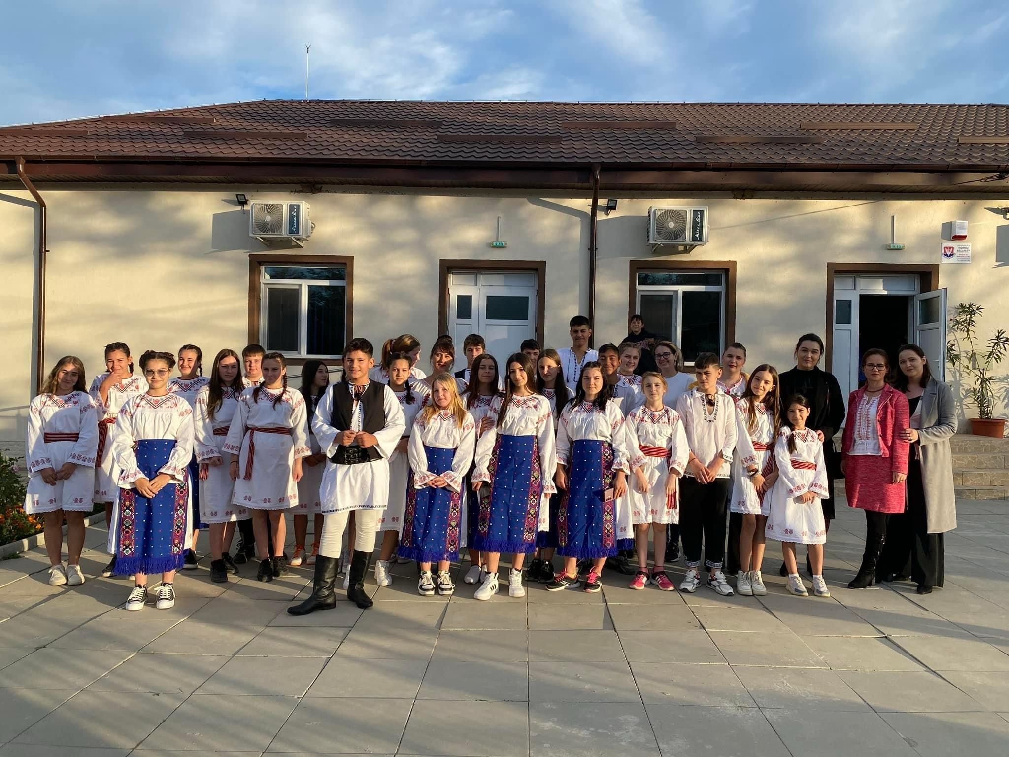 O comună din România va avea un radio pentru școlari.