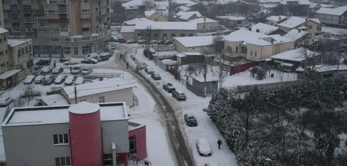 Stratul de zăpadă atinge pe alocuri 10 cm
