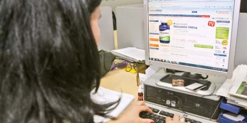 Calitatea medicamentelor  de pe internet nu este controlată la fel de riguros precum cea a pastilelor din farmacie