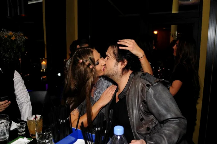 Răzvan Ciobanu, în tandreţuri cu o brunetă