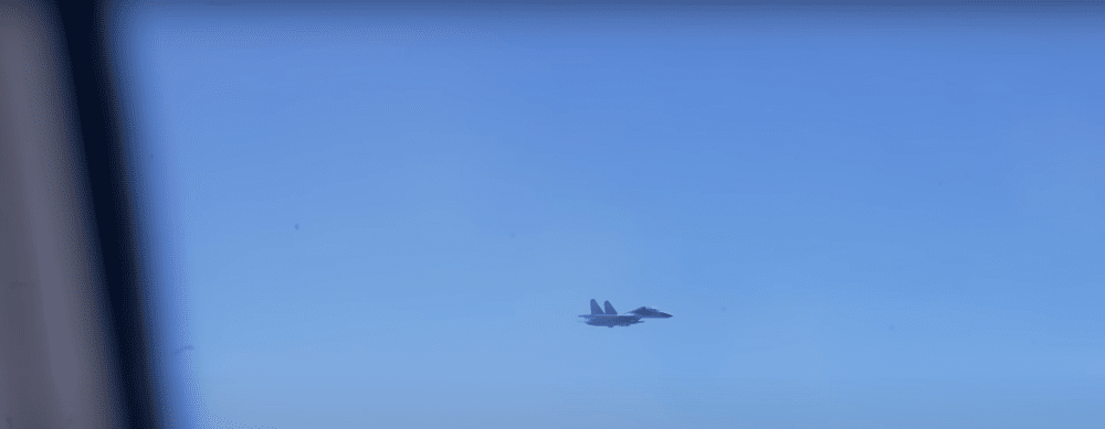 Aeronavă a Marinei SUA, escortată de un avion de luptă chinez: Nu te apropia sau îți asumi toată responsabilitatea VIDEO