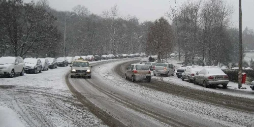 Circulaţia pe drumurile judeţene ar putea fi îngreunată