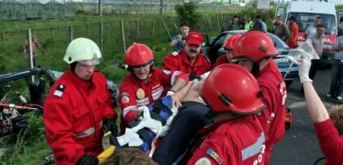 Hunedoara: Treizeci de paramedici trimişi în concediu forţat