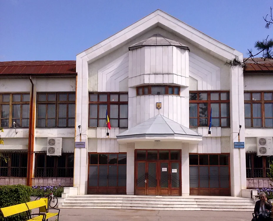 Explozia a avut loc în incinta Judecătoriei Motru Foto: Arhivă Adevărul