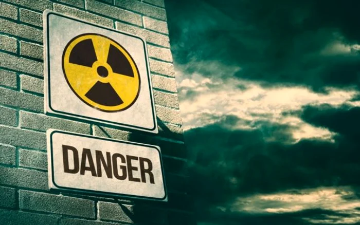 Alertă într-un liceu din Timișoara: Mai multe cutii radioactive au fost găsite într-o magazie
