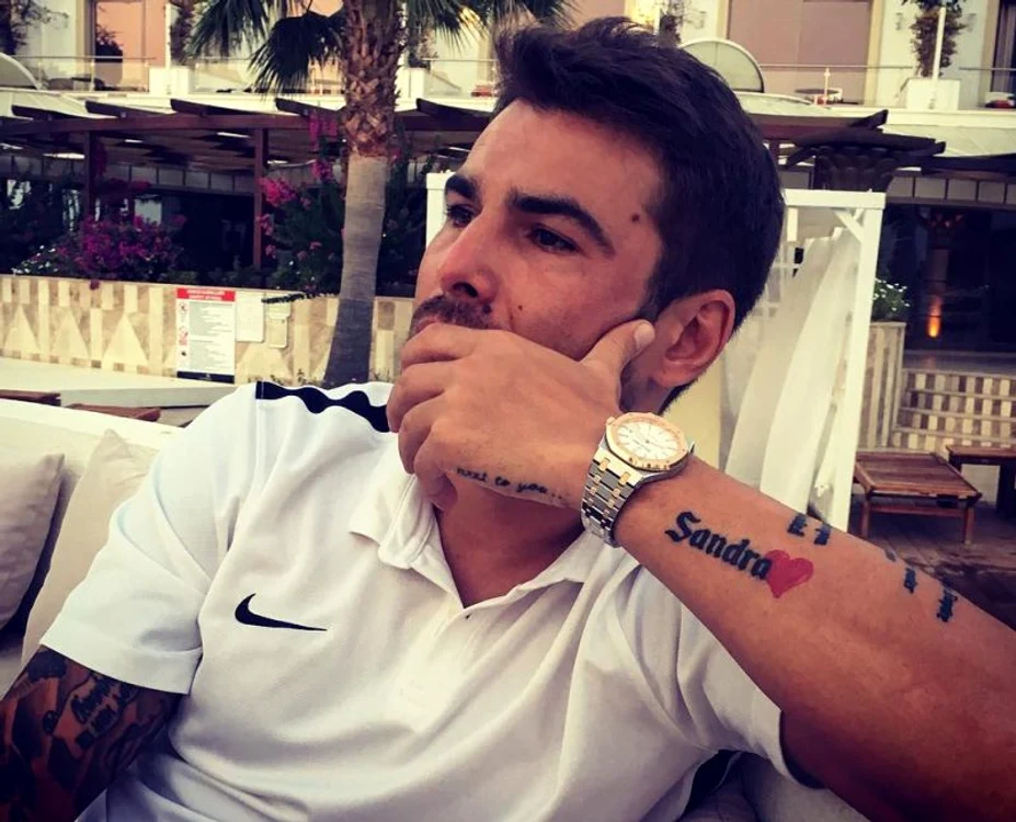 Adrian Mutu şi-a tatuat şi numele actuale soţii