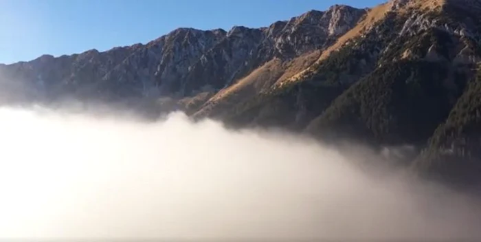 Imagini spectaculoase cu Parcul Naţional Piatra Craiului învăluit în ceaţă