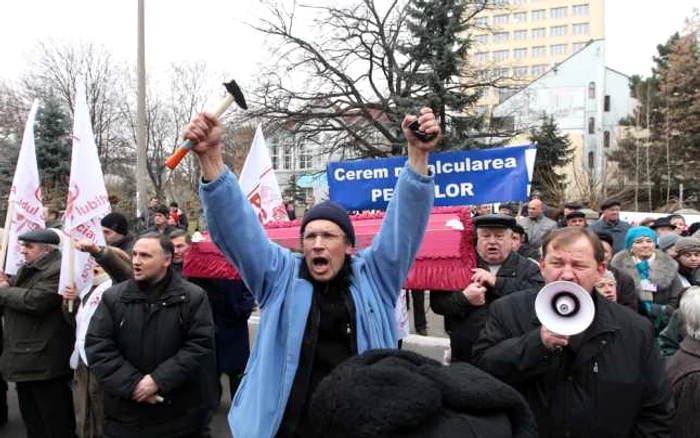 PSD vrea să bată 101 cuie în „coșciugul Alianței pentru Integrare Europeană“