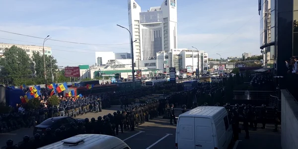 Cordon de securitate la Global Business Center
