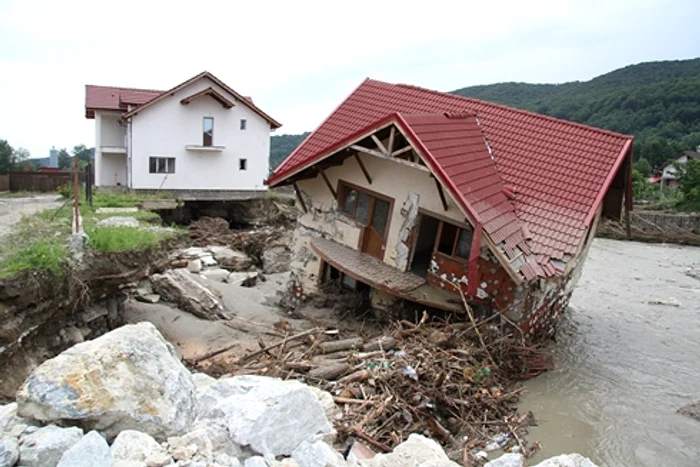În caz de calamități, cei care nu și-au asigurat casele nu primesc despăgubiri