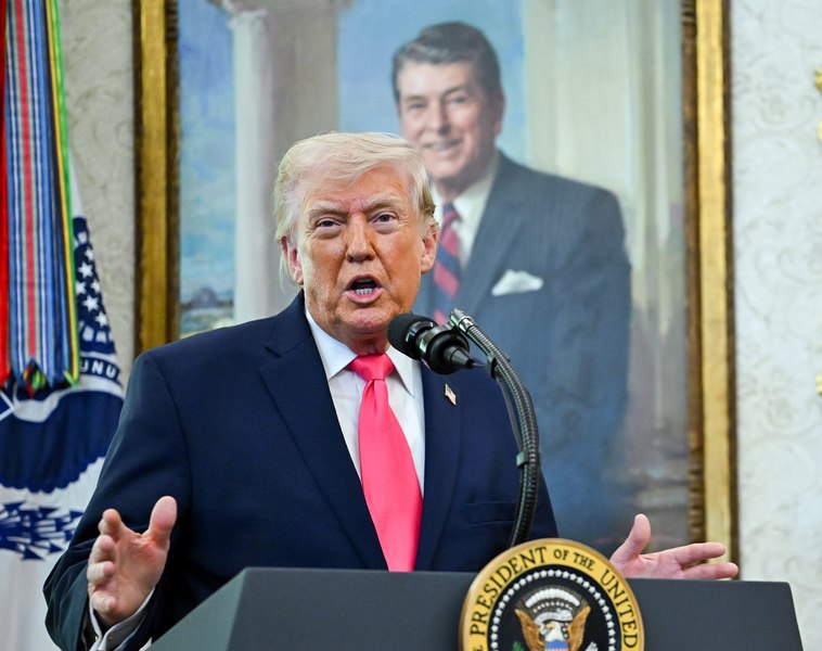 „Strâmtoarea Trump”. Moment controversat la Miami. Liderul SUA a numit Strâmtoarea Ormuz cu propriul nume și a spus că nu a fost o greșeală