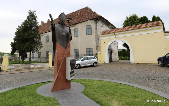 Statuia Papei. Foto: Daniel Guță ADEVĂRUL