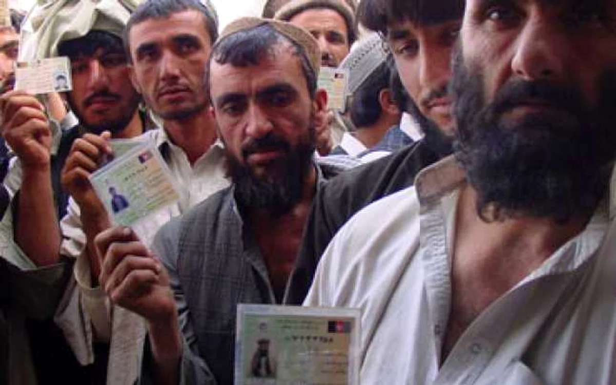 Ameninţările talibanilor i-au speriat pe alegătorii din Afganistan - revista presei internaţionale