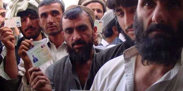 Ameninţările talibanilor i-au speriat pe alegătorii din Afganistan - revista presei internaţionale