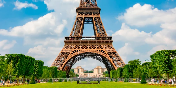 turnul eiffel shutterstock jpg