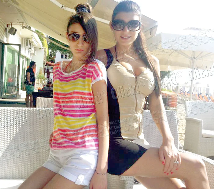 Andreea a fost nedezlipită de sora ei mai mică , Lorena