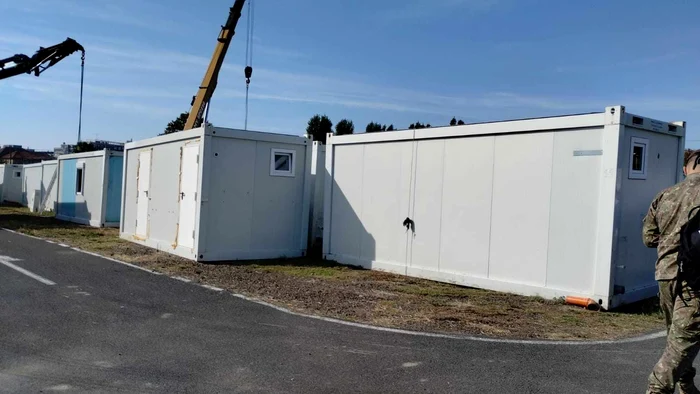 Armata a început să preia containerele de pe stadionul CFR FOTO Ștefan Both