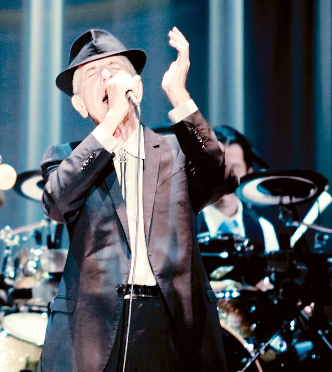 
    Leonard Cohen are 78 de ani  şi vine în România ca să-şi  promoveze noul album “Old Ideas”  