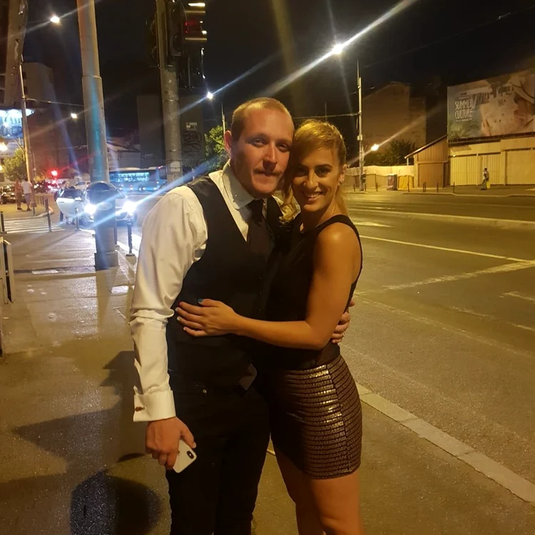 What's Up este topit după noua lui iubită, pe care susține că o îndrăgește foarte mult