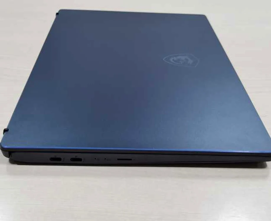 Laptop MSI Prestige 14 FOTO Adrian Pogîngeanu
