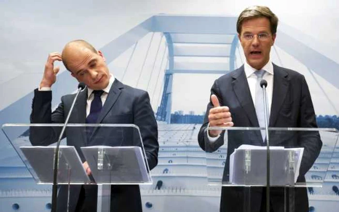 Liderului laburist Diederik Samsom şi premierul liberal Mark Rutte FOTO: Reuters