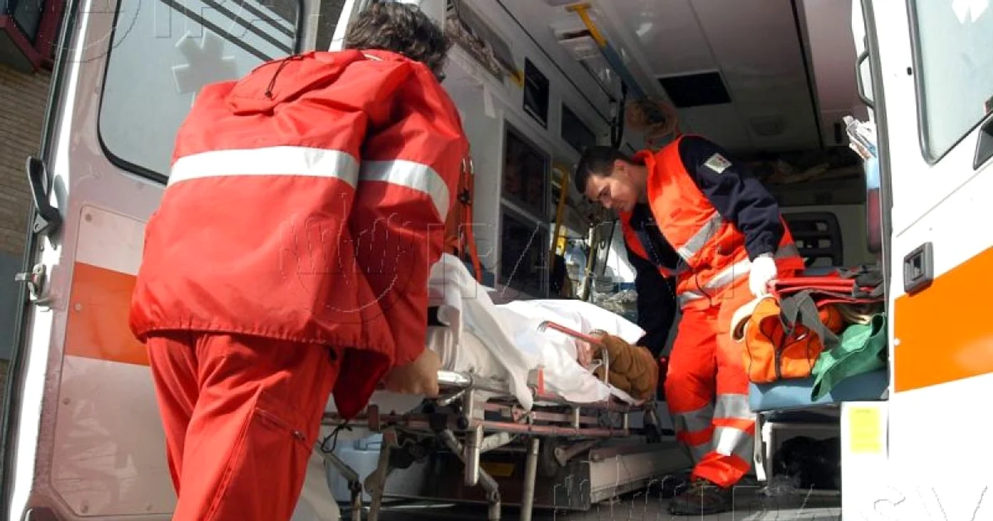 Medicii i-au tratat inculpatului plaga înjunghiată în zona gâtului