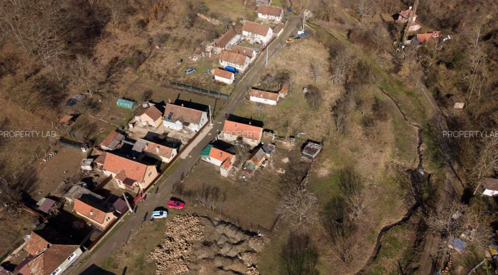 Cea mai ieftină proprietate din România: casă și teren de aproape 300 mp, scoase la vânzare cu 10.000 de euro