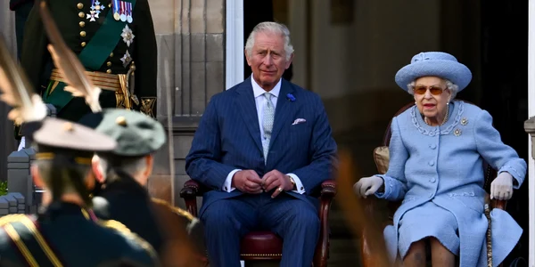 Regina Elisabeta si Printul Charles