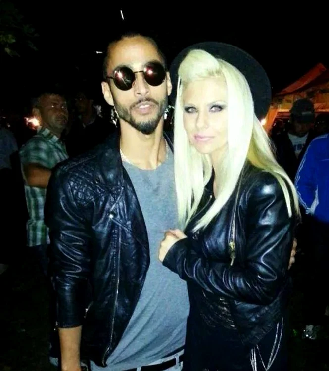 Adina Postelnicu şi Glance