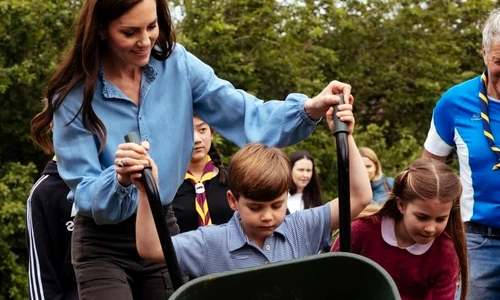 Printul Louis si Printesa Catherine de Wales  Sursa foto captura foto Instagram theroyalfamily jpg