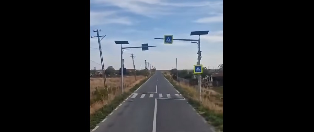 Trecerea de pietoni care începe într-un șanț și se termină într-o miriște. Nota de plată: 39.000 de lei