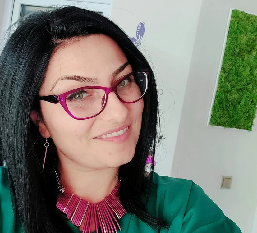 Alexandra Maria Iancu invatatoare FOTO arhiva personala