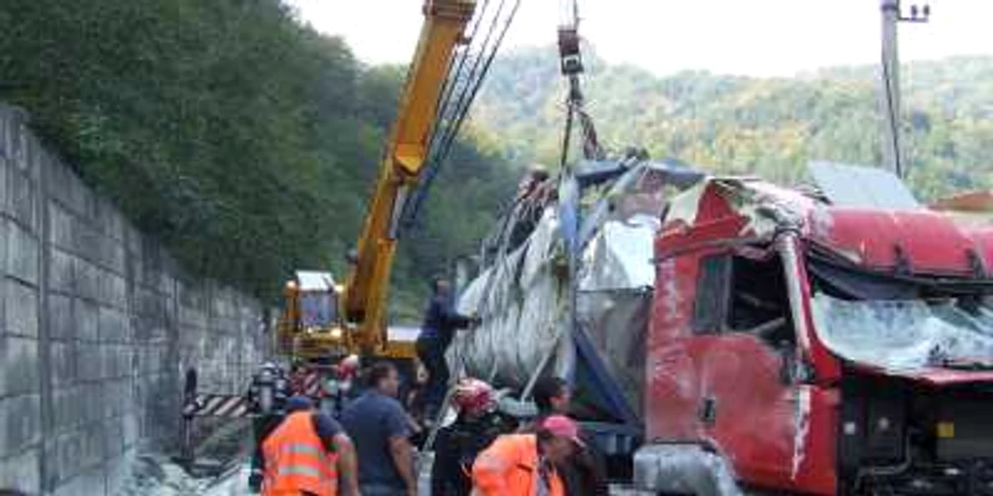 Accidentele în care sunt implicate tiruri sunt frecvente pe DN7 (arhiva)