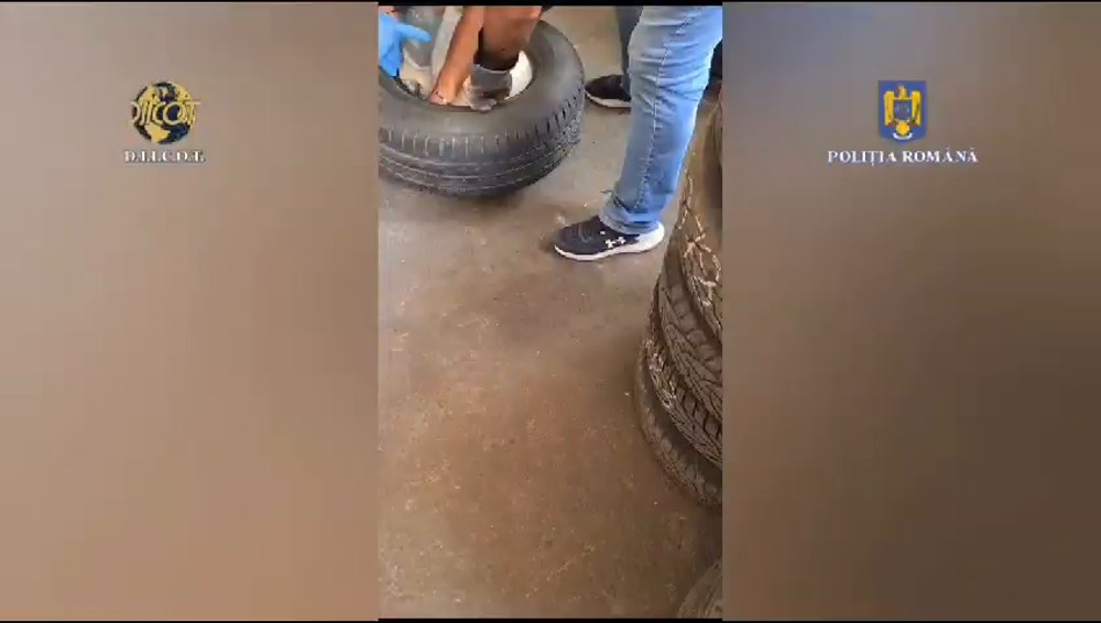 Cea mai mare captură de droguri de mare risc, denumită stradal „CRISTAL”, descoperită în Brăila VIDEO